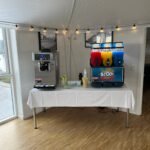 Ismaskiner og slushie-station på bord
